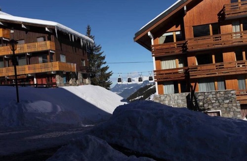 Meribel-Mottaret Apartment | Méribel-Mottaret: exceptional location of the chalet-shaped building
