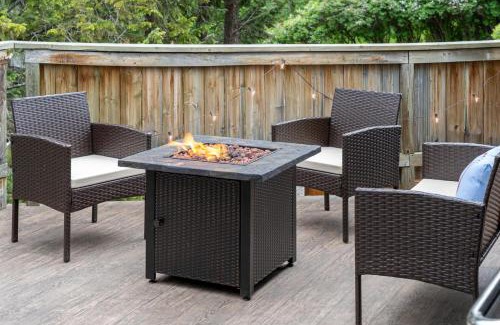 East Kootenay House | Merlot Mountain I Ping Pong I Sleep 7 I 55 RokuTV