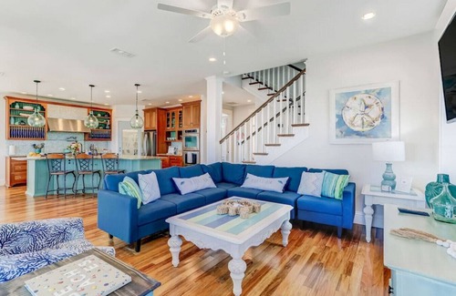 American Beach House | Mermaid Castle | Oceanfront Luxury Beach House | Rooftop Deck