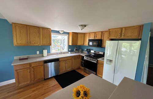 South Chatham House | “Mermaid’s Rest” Quiet South Chatham 2-Bedroom House, Close To Beaches