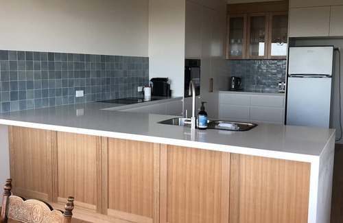 Warrnambool House | Merri Beach House - Opposite Beach with spectacular ocean views in Warrnambool