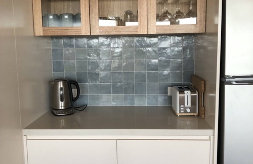 Warrnambool House | Merri Beach House - Opposite Beach with spectacular ocean views in Warrnambool