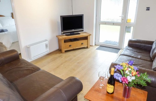 Liskeard House | MERRYFIELD HAVEN, pet friendly, country holiday cottage in Liskeard