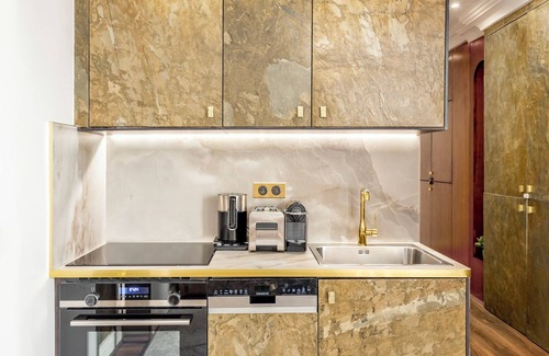 Paris City Center Apartment | Merveil Luxury Suite - Louvre Rousseau