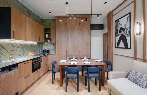 Neuilly-sur-Seine Apartment | Merveil - Signature Suite - Champs Elysees - Dulud I