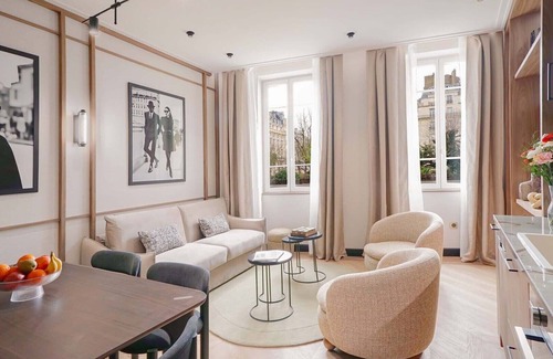 Neuilly-sur-Seine Apartment | Merveil - Signature Suite - Champs Elysees - Dulud I