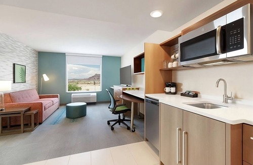 East Mesa Hotel | Mesa's Hidden Gem! Free Breakfast, Outdoor Pool, Pets Allowed, Free Parking!