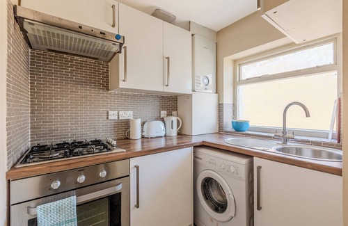Primrose Hill Apartment | Metropolitan 1BR flat, 5 minutes Chalk Farm tube