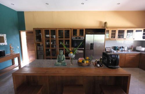 Dencarik Villa | Meyer Villa by Villa Pantai Lovina