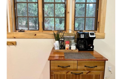 Greenville House | Meyers Loft - Hot Spring - Farm