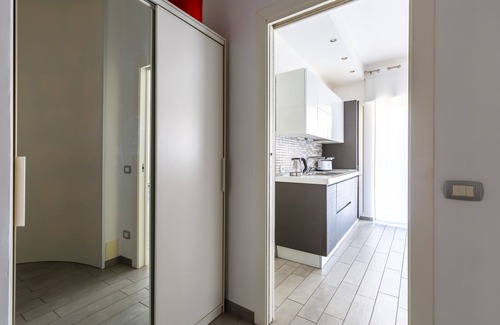 Naples Apartment | MIA - Modern Flat Close Airport and Center