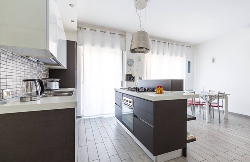 Naples Apartment | MIA - Modern Flat Close Airport and Center