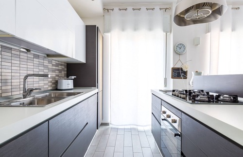 Naples Apartment | MIA - Modern Flat Close Airport and Center