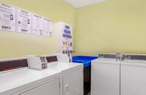 Miami Lakes House | Miami Lakes! Unwind, Fun in the Sun!