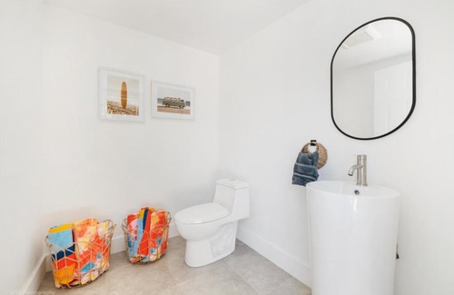 Cutler Bay House | Miami Paradise - Heated Pool, Playground, Foosball Table
