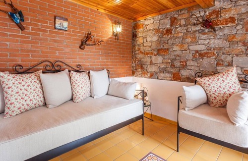 Stafylos Villa | Michaels Cottage - One Bedroom Villa, Sleeps 3