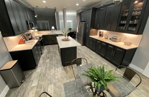 West Kissimmee House | Mickeys Pearl - Phenomenal 7BR with 4 Master Suites Privacy Pool & Hot Tub Gas BBQ - 2 miles to Disney