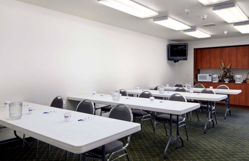 Eagle River Hotel | Microtel Inn & Suites by Wyndham Eagle River/Anchorage Area