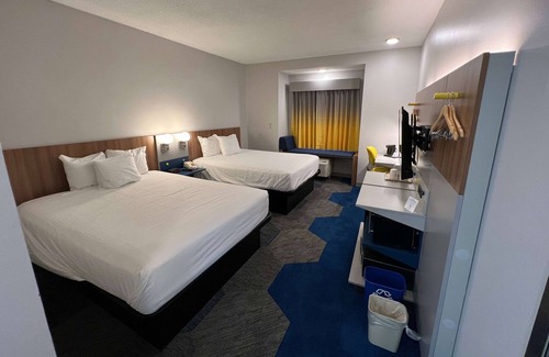 Paw Creek Hotel | Microtel Inn & Suites by Wyndham Charlotte/Northlake