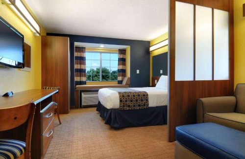Columbus Hotel | Microtel Inn & Suites by Wyndham Columbus Near Fort Moore