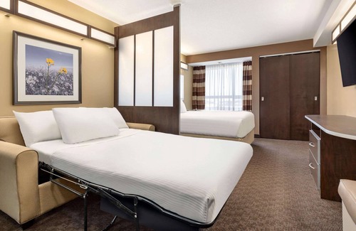 Estevan Hotel | Microtel Inn & Suites by Wyndham Estevan