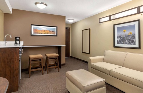 Estevan Hotel | Microtel Inn & Suites by Wyndham Estevan