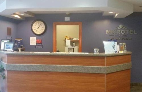 Hazelton Hotel | Microtel Inn & Suites by Wyndham Hazelton/Bruceton Mills