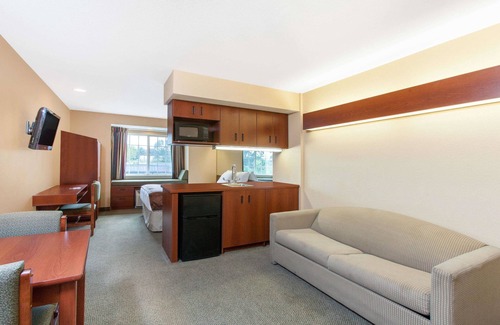 Rogers Hotel | Microtel Inn & Suites by Wyndham Rogers