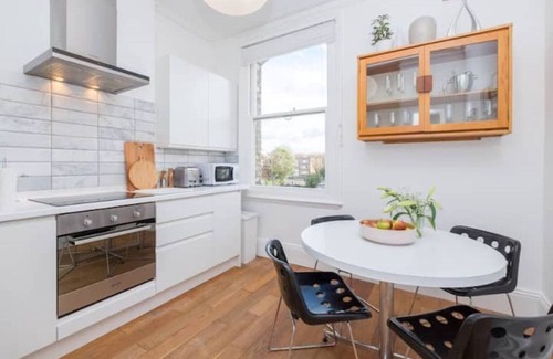 Hove Apartment | Mid-century Designed 2BD Apartment in Central Hove