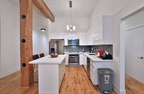 Downtown Columbus Apartment | Mid-Century Downtown Loft (Free Parking)