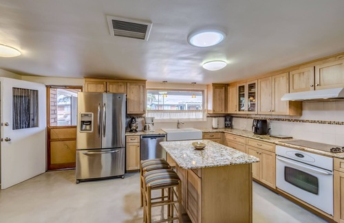 Tucson House | Mid-Century meets Southwest in this 4 bedroom Tucson Home