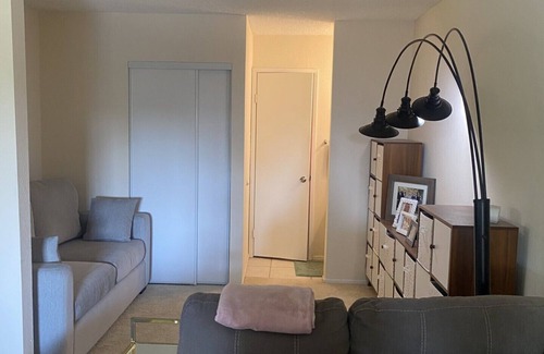 Palm Springs Condo | Mid-Century Meets Glam Condo-1 Bed & 1.5 Bath-Pull-Out Couch-Monthly & Seasonal