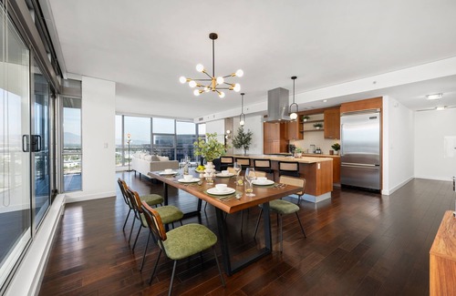 Santa Ana Condo | Mid-Century Modern High-Rise Condo Skyline Views