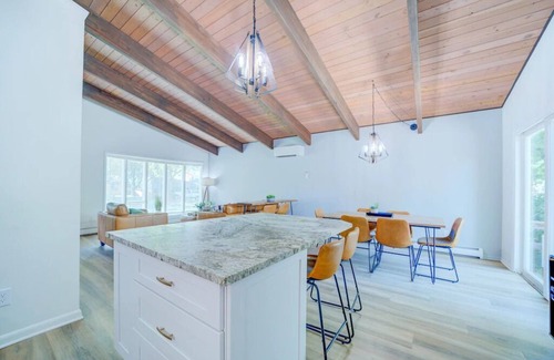 Beachwood-Bluffton House | Mid-Century Modern w/"Star Wars" Twist