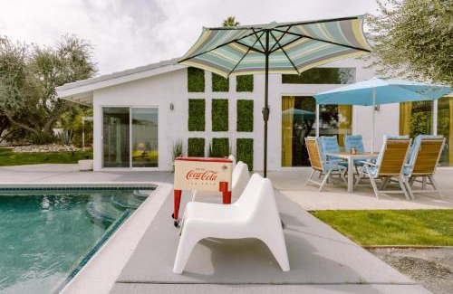Indian Wells House | Mid Century Modern With Amazing Mountain View (E-Scooters Included)