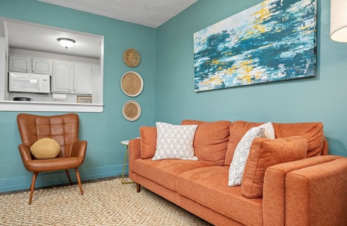 Mobile Apartment | Mid Century Remodeled Suite in Midtown – 20A