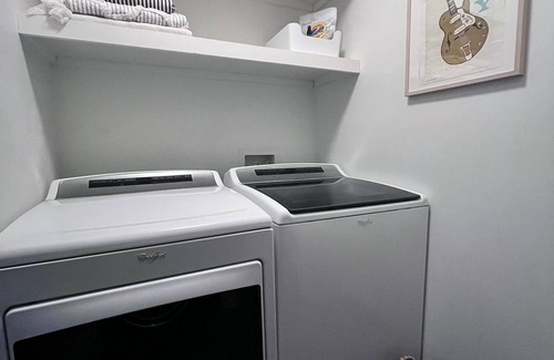 University Hills House | Mid-century retreat, less than a mile from Vaught-Hemingway and the Grove.