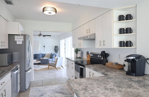 Sorrento Shores House | Mid-century Waterfront Home with pool