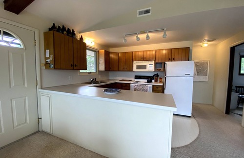Montague Cottage | Midcentury Modern Beach Cottage w/100' of private sandy beachfront