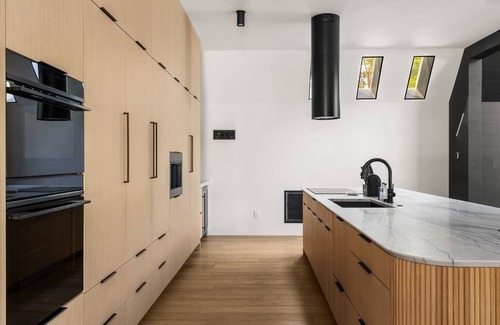 Reed Creek House | Midnight Raven Lake House - luxury a-frame w/boat