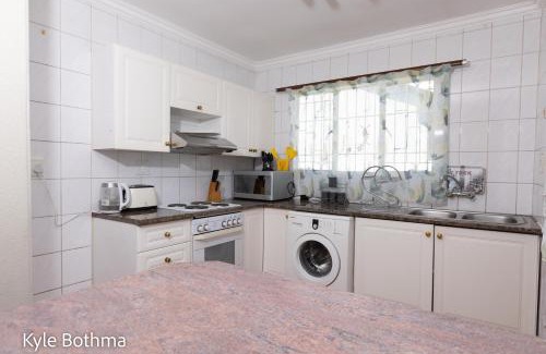 Greater Johannesburg Metropolitan Area House | Midrand Premium Villa at Noordwyk