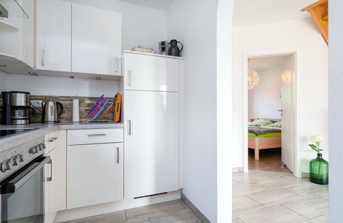 Eilsum House | Midsummer - Beautiful vacation home (100sqm) for 6 people with fireplace, garden and