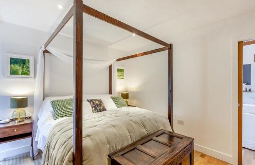 Shepton Mallet House | Midsummer Cottage Retreat