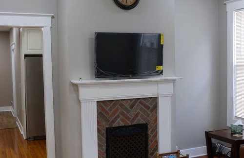 Metropolitan House | Midtown 2 Stories, Elegant & Comfortable, Newly Renovated Historic Home nearSCAD