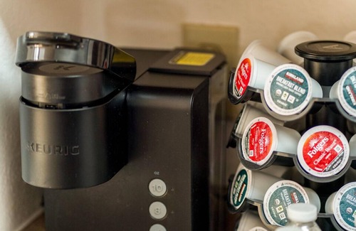 Hedrick Acres Condo | Midtown, 2BR Condo, Pool, Near University of Arizona, Tucson AZ 🌵