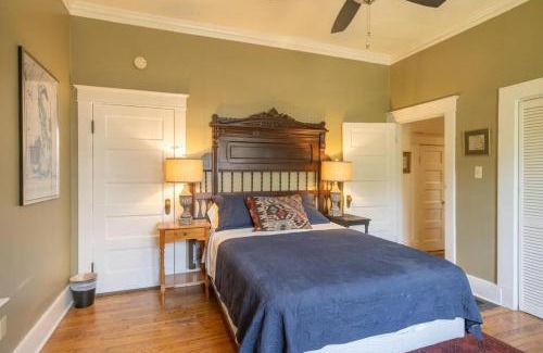 Central Gardens Villa | Midtown Central Gardens Bungalow