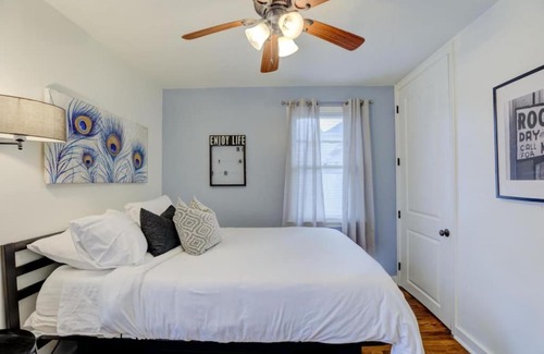 Midtown Apartment | Midtown Cottage Walk to Overton Square