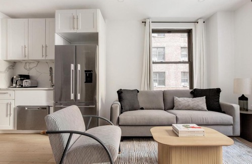 Turtle Bay Apartment | Midtown East 2br w gym wd nr Grand Central NYC-1145