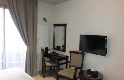 Hamra Hotel | Midtown Hotel & Suites