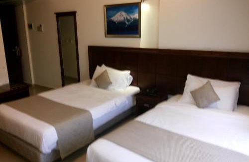 Hamra Hotel | Midtown Hotel & Suites